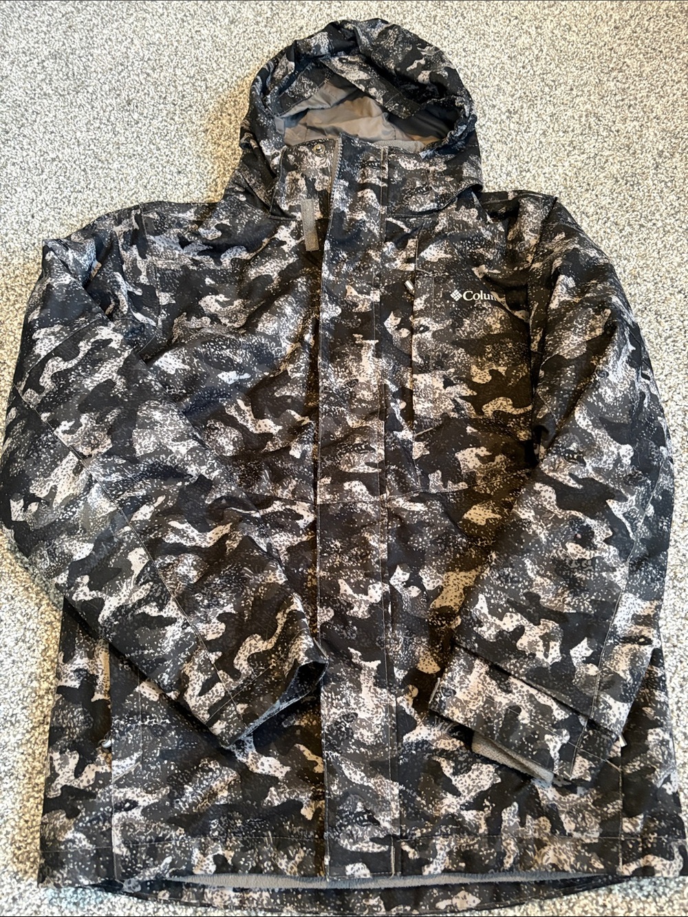 Columbia Black & Gray Camo Hooded Outdoor Ski Jacket